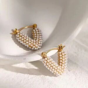 Anthropologie Penelope Heart Pearl Earrings